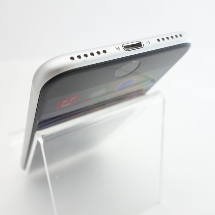 ��SIM�ե꡼��iPhoneSE2 64GB �ۥ磻�� ����100�� �������¡�