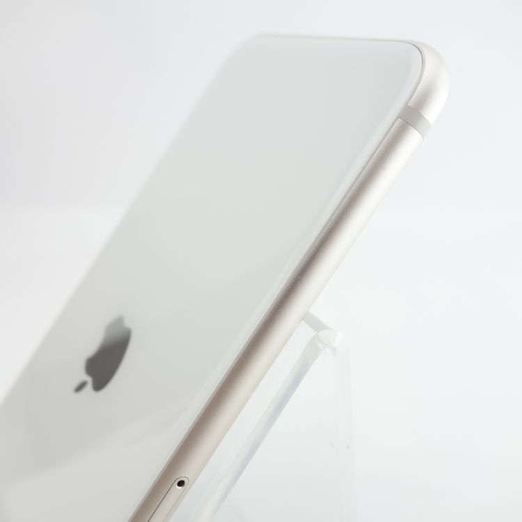 ��SIM�ե꡼��iPhoneSE3 64GB �������饤�� ����100�� �������¡�