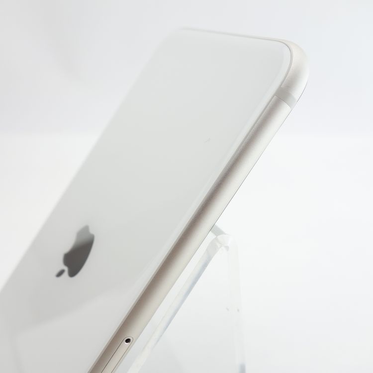 ��SIM�ե꡼��iPhoneSE3 64GB �������饤�� ����96�� �������¡�