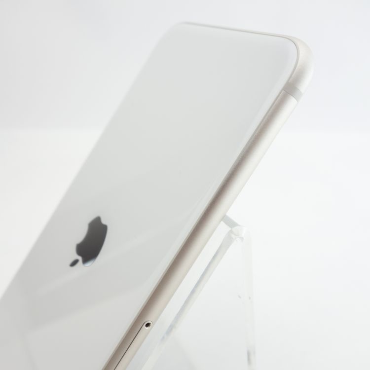 ��SIM�ե꡼��iPhoneSE3 64GB �������饤�� ����97�� �������¡�
