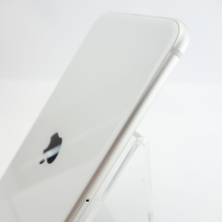 ��SIM�ե꡼��iPhoneSE3 64GB �������饤�� ����83�� �������¡�
