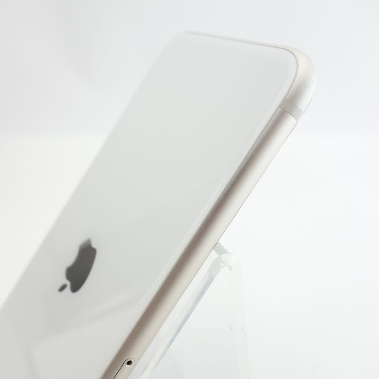 ��SIM�ե꡼��iPhoneSE3 64GB �������饤�� ����86�� �������¡�
