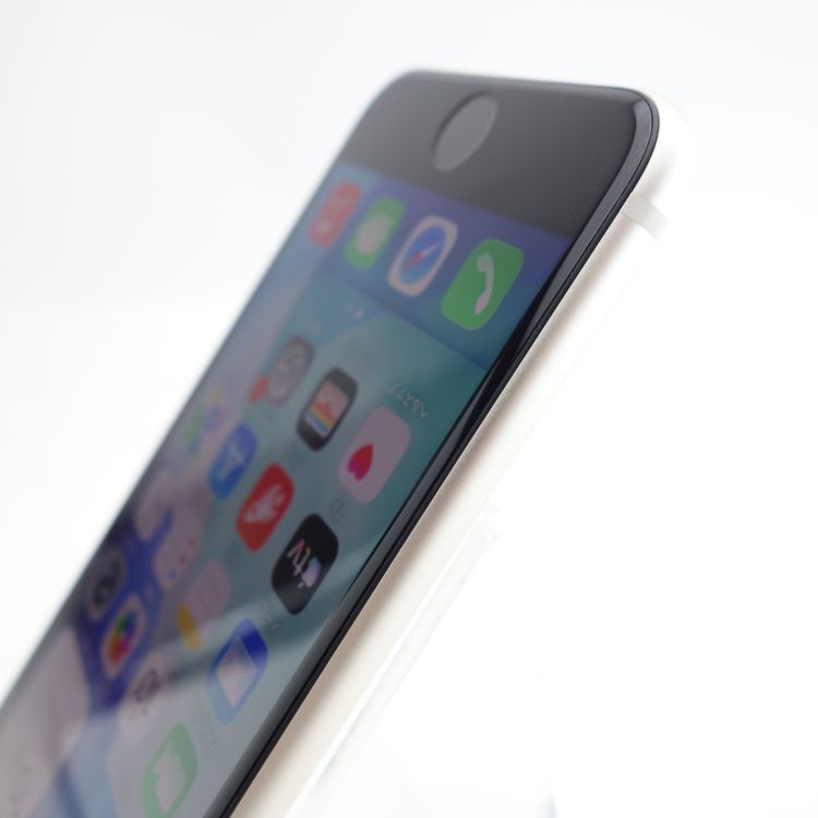 ��SIM�ե꡼��iPhoneSE3 64GB �������饤�� ����100�� �������¡�