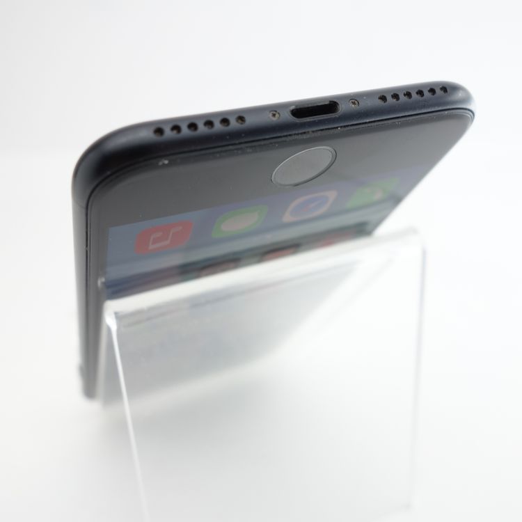 ��SIM�ե꡼��iPhoneSE2 64GB �֥�å� ����95�� �������¡�