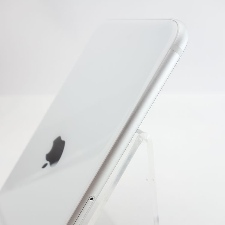 ��SIM�ե꡼��iPhoneSE2 128GB �ۥ磻�� ����88�� �������¡�