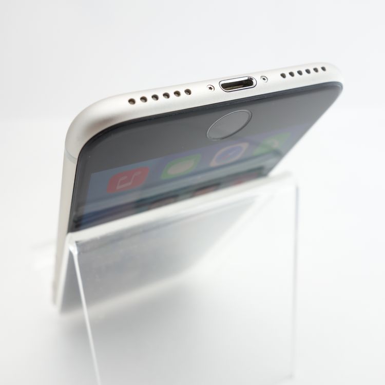 ��SIM�ե꡼��iPhoneSE3 64GB �������饤�� ����86�� �������¡�