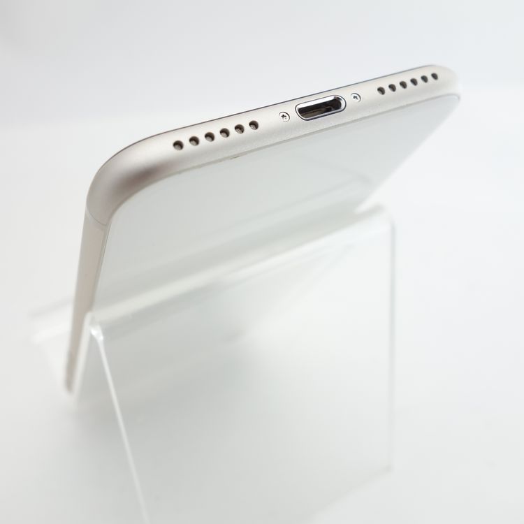��SIM�ե꡼��iPhoneSE3 64GB �������饤�� ����86�� �������¡�