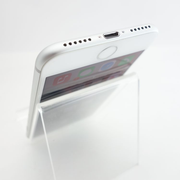 ��SIM�ե꡼��iPhone7 32GB ����С� ����96�� �������¡�