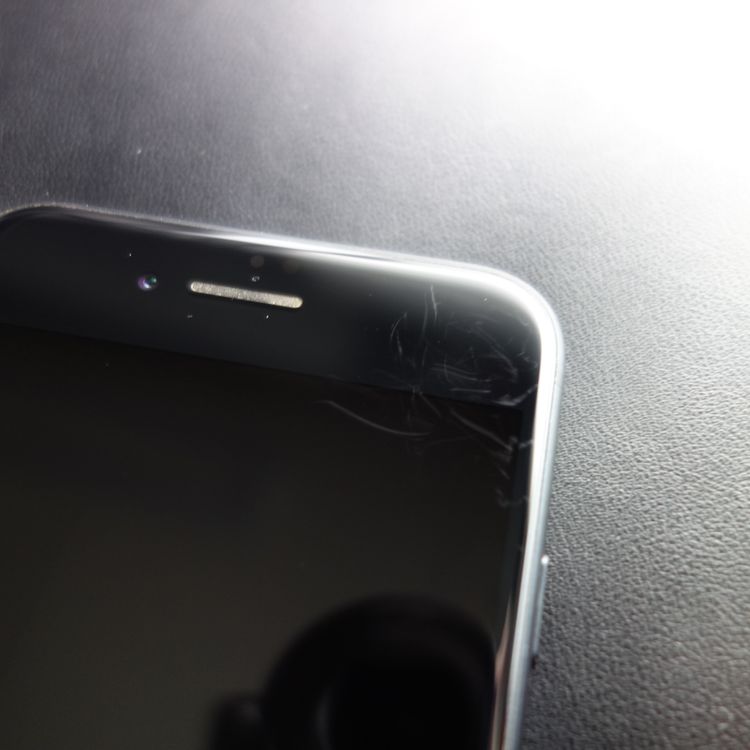 ��SIM�ե꡼��iPhoneSE2 128GB �֥�å� ����81�� �������¡�