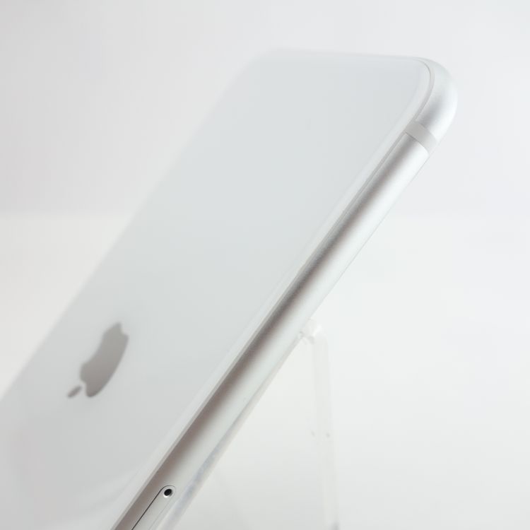 ��SIM�ե꡼��iPhoneSE2 128GB �ۥ磻�� ����100�� �������¡�