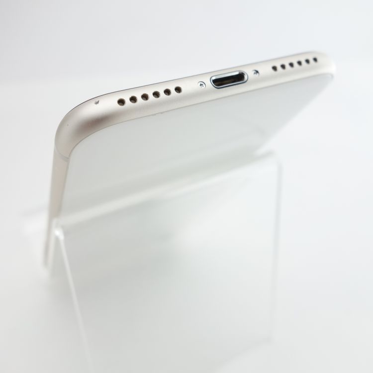 ��SIM�ե꡼��iPhoneSE3 64GB �������饤�� ����100�� �������¡�