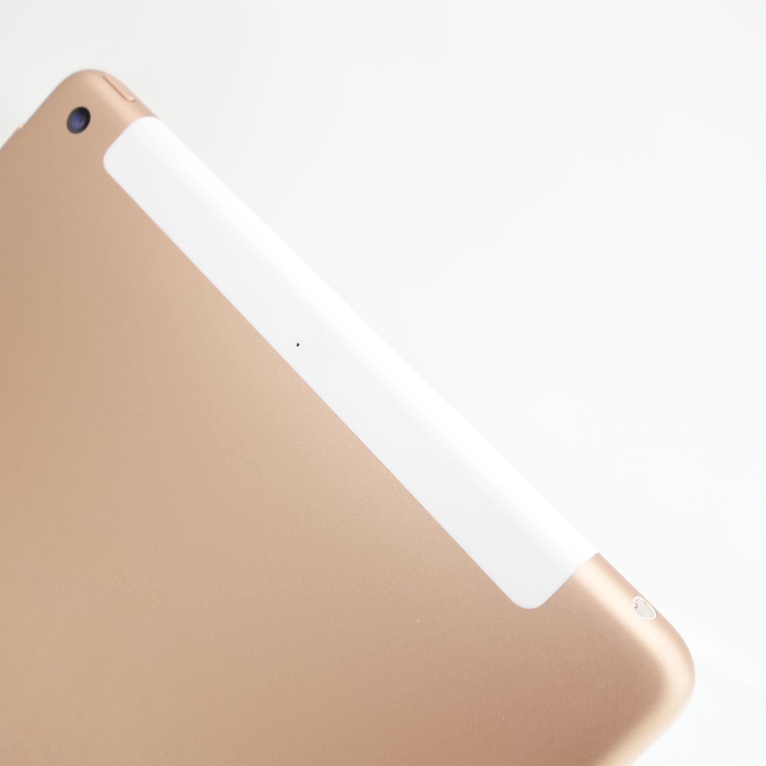 ムスビー｜【10.2インチ】iPad 第8世代 128GB ゴールド 電池95％ 利用  