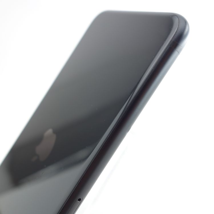 ��SIM�ե꡼��iPhoneSE2 64GB �֥�å� ����95�� �������¡�