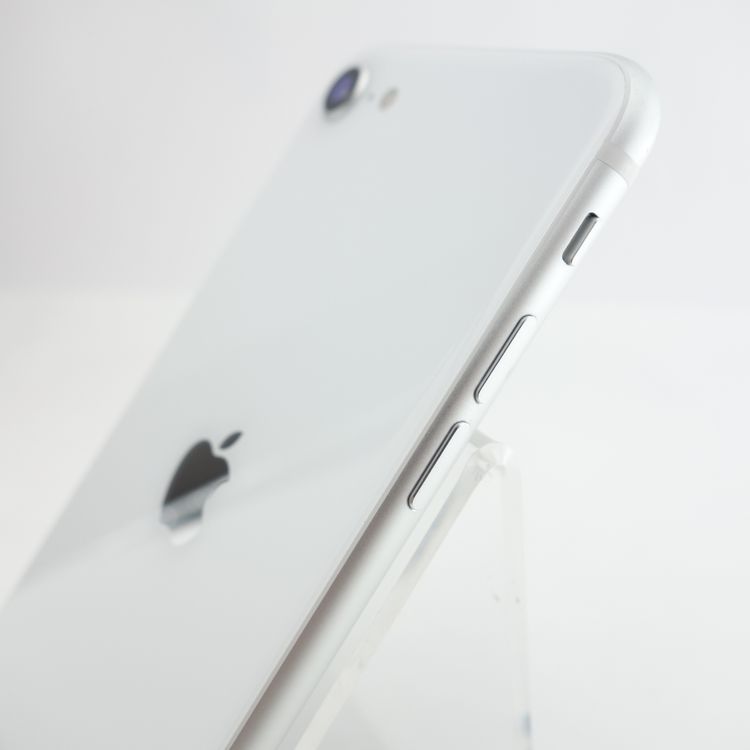 ��SIM�ե꡼��iPhoneSE2 64GB �ۥ磻�� ����92�� �������¡�