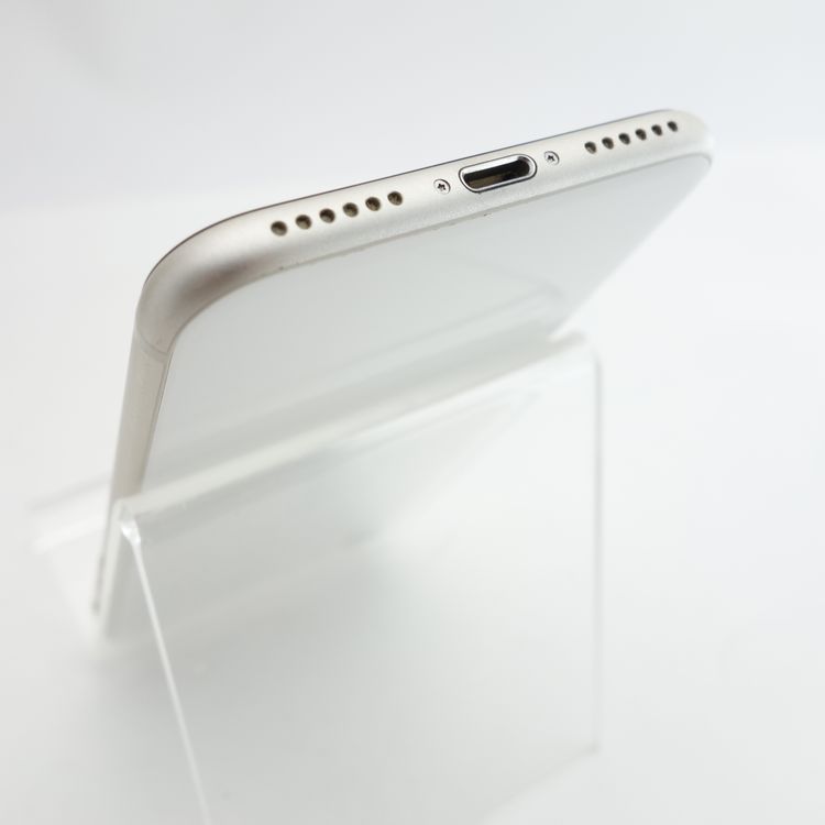 ��SIM�ե꡼��iPhoneSE3 64GB �������饤�� ����86�� �������¡�