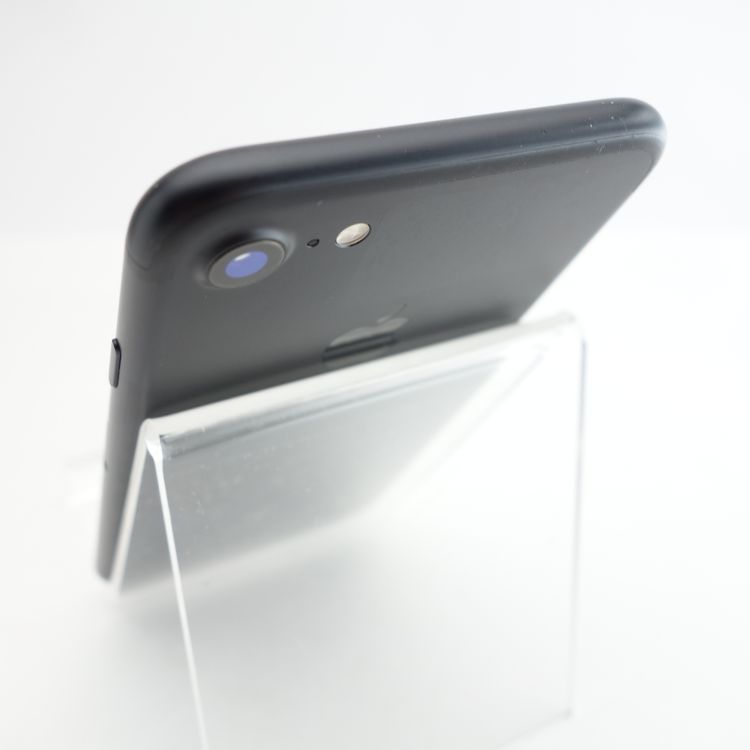 ��SIM�ե꡼��iPhone7 32GB �֥�å� ����95�� �������¡�