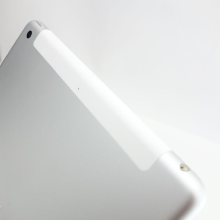 ��9.7�������iPad ��6���� 32GB ����С� ����89% SIM�ե꡼