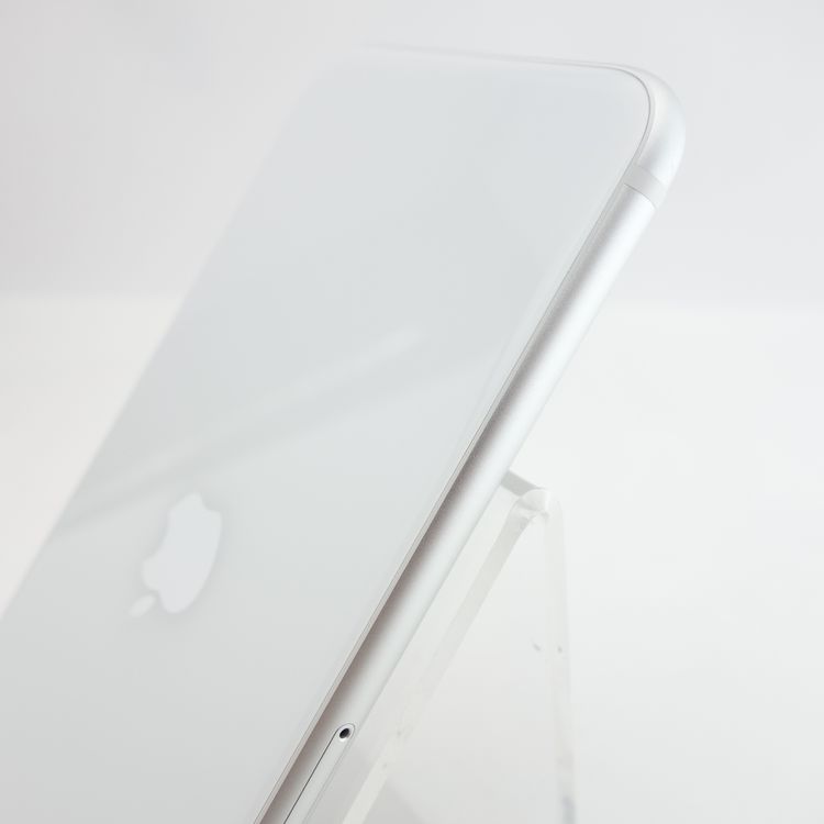 ��SIM�ե꡼��iPhoneSE2 64GB �ۥ磻�� ����86�� �������¡�