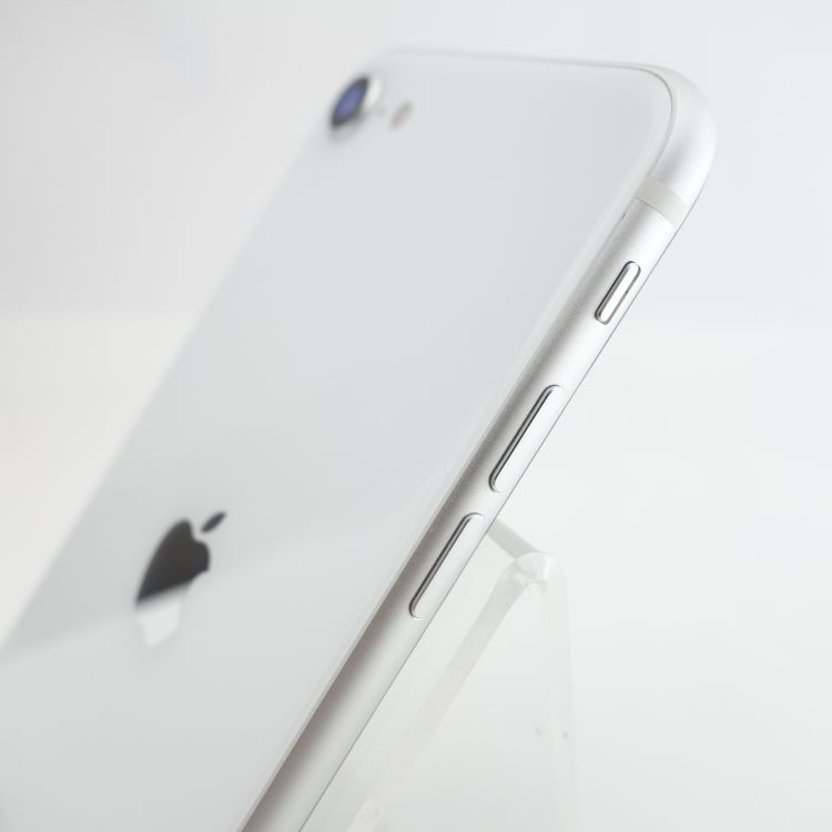 ��SIM�ե꡼��iPhoneSE2 64GB �ۥ磻�� ����100�� ����������