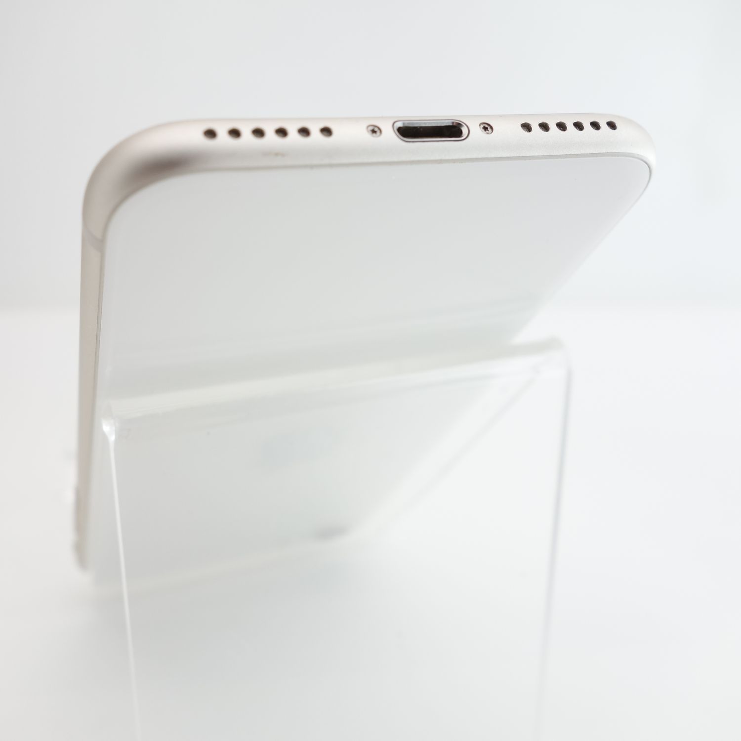 ムスビー｜【SIMフリー】iPhoneSE3 64GB スターライト 電池85％ 利用