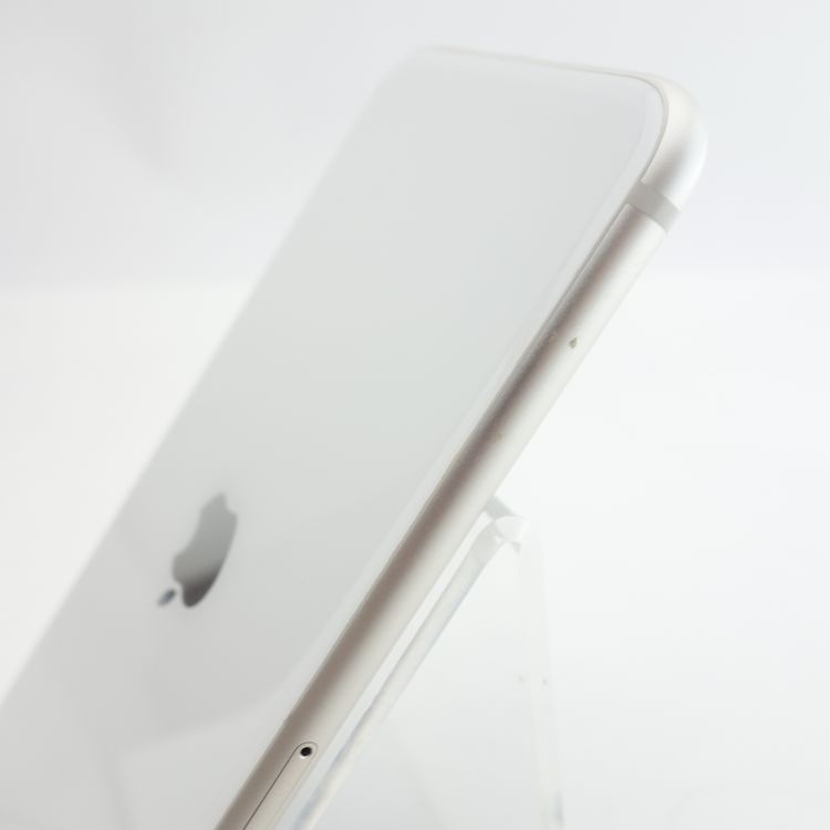��SIM�ե꡼��iPhoneSE3 64GB �������饤�� ����84�� �������¡�