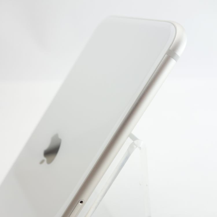 ��SIM�ե꡼��iPhoneSE3 64GB �������饤�� ����98�� �������¡�
