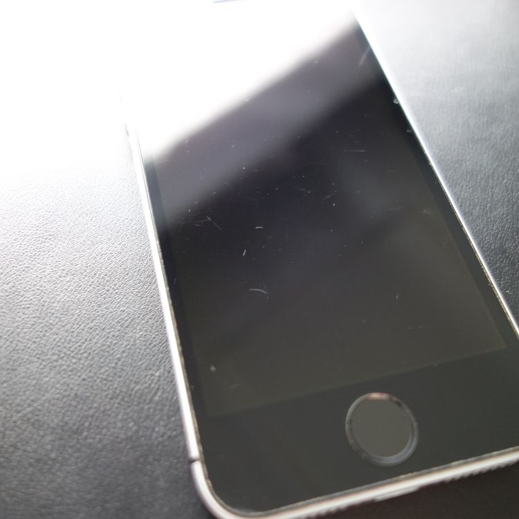 ��SIM�ե꡼��iPhoneSE 16GB ���ڡ������쥤 ����89�� �������¡�