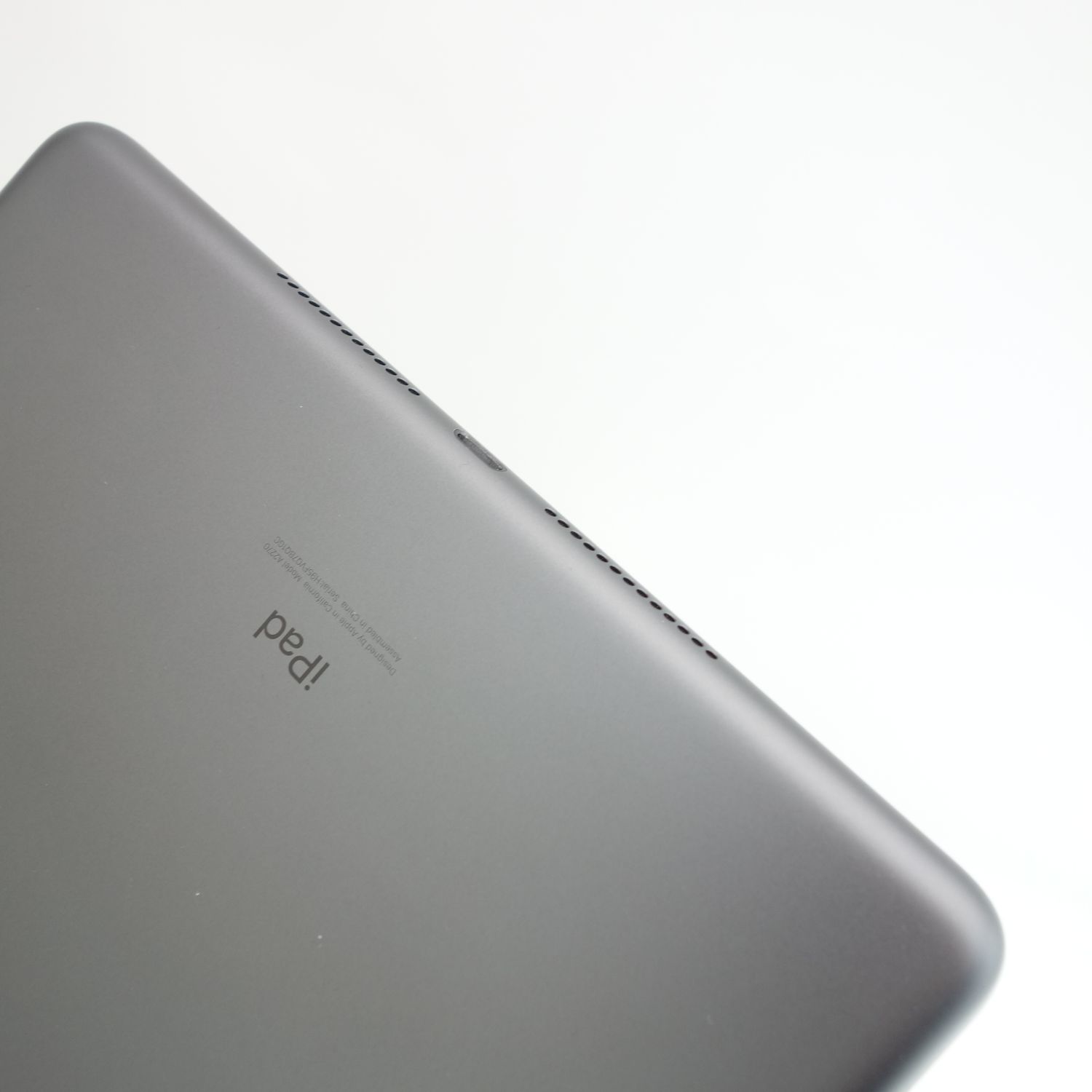 iPad 第8世代 32GB 美品 スペースグレー A2270 #019（ムスビー｜【10.2 