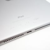 ��9.7�������iPad ��5���� 32GB ���ڡ������쥤 ����90�� Wi-Fi��ǥ�