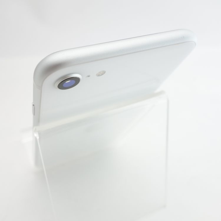 ��SIM�ե꡼��iPhoneSE2 64GB �ۥ磻�� ����100�� �������¡�