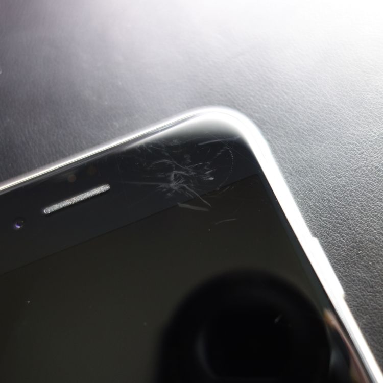 ��SIM�ե꡼��iPhoneSE3 64GB �������饤�� ����99�� �������¡�