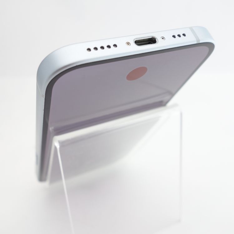 ��SIM�ե꡼��iPhone15 256GB �֥롼 ����83% �������¡�