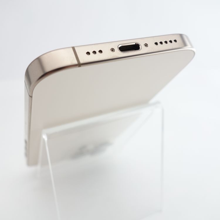 ��SIM�ե꡼��iPhone16 Pro 128GB �ǥ����ȥ����˥��� ����99��