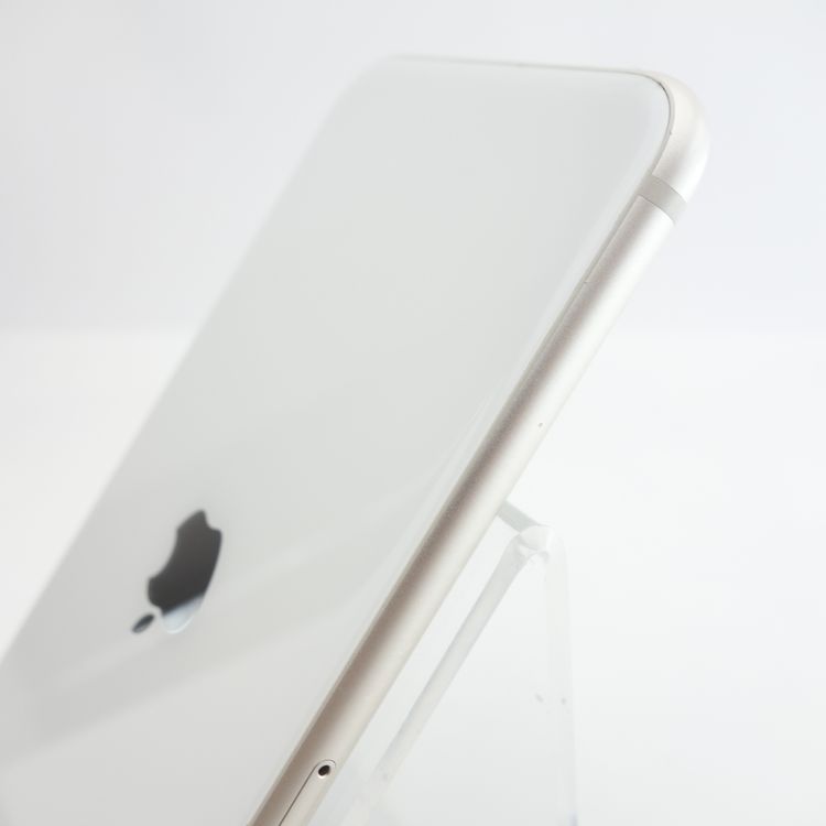 ��SIM�ե꡼��iPhoneSE3 64GB �������饤�� ����83�� �������¡�