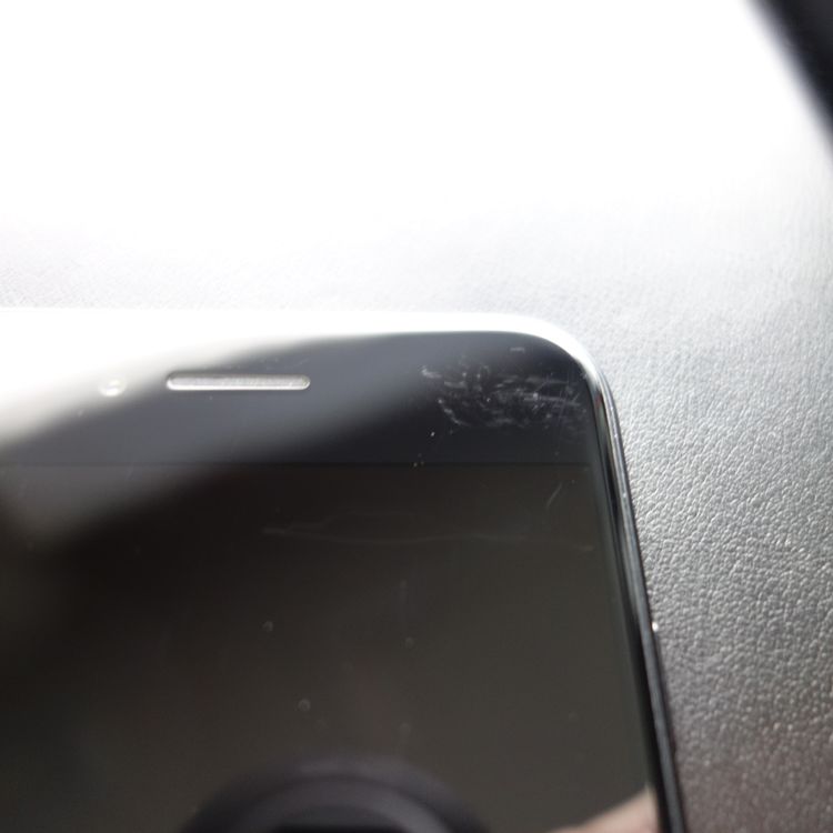 ��SIM�ե꡼��iPhoneSE2 64GB �֥�å� ����84�� �������¡�