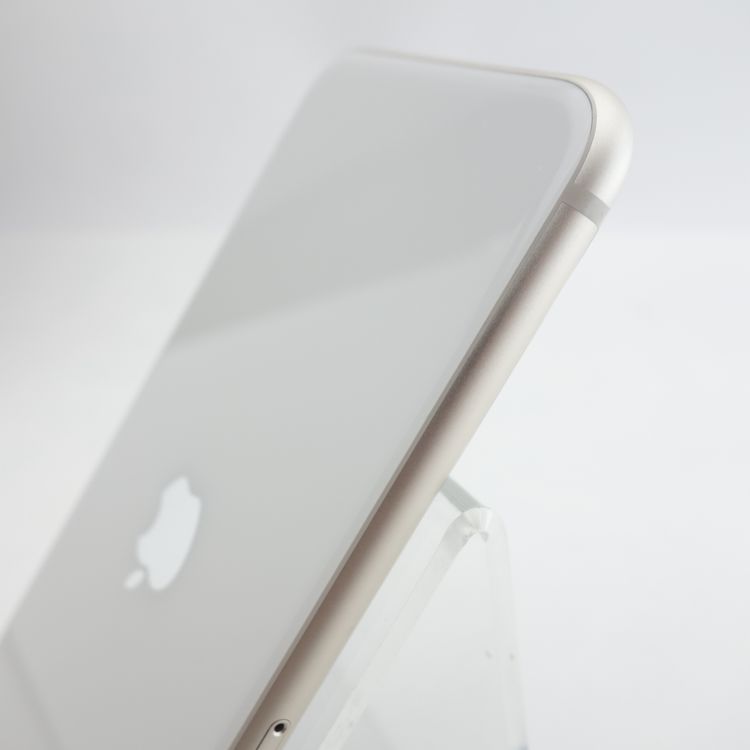 ��SIM�ե꡼��iPhoneSE3 128GB �������饤�� ����88�� �������¡�