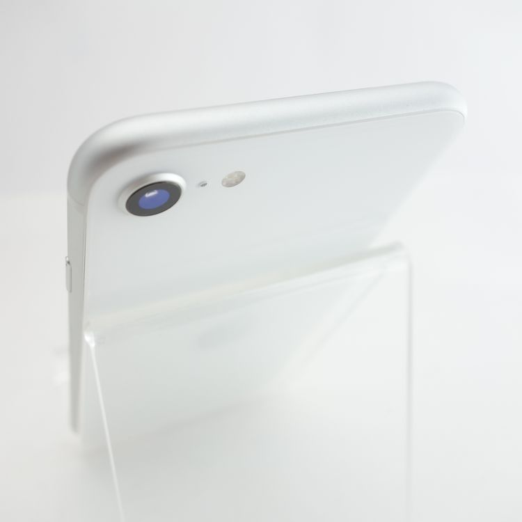 ��SIM�ե꡼��iPhoneSE2 64GB �ۥ磻�� ����91�� �������¡�