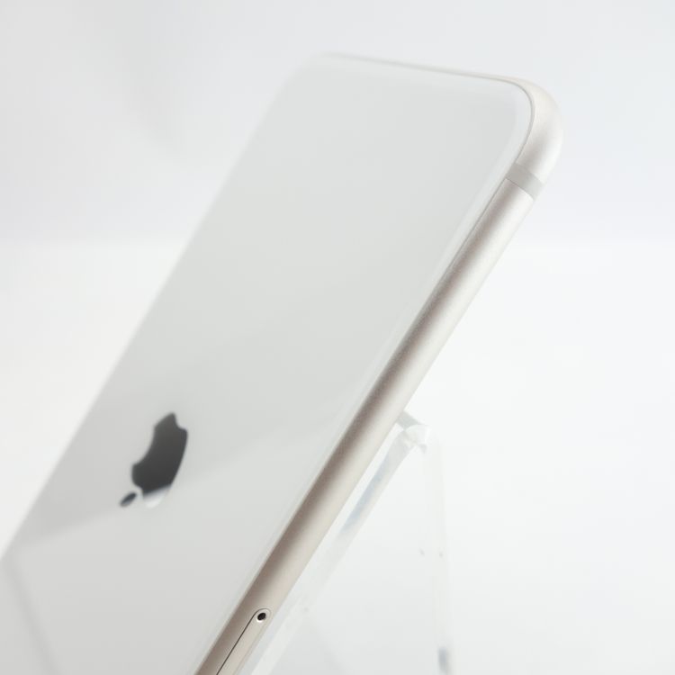 ��SIM�ե꡼��iPhoneSE3 128GB �������饤�� ����82�� �������¡�