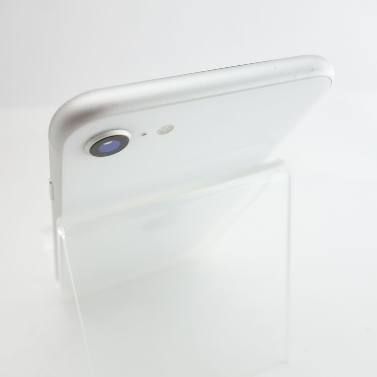 ��SIM�ե꡼��iPhoneSE2 64GB �ۥ磻�� ����84�� �������¡�