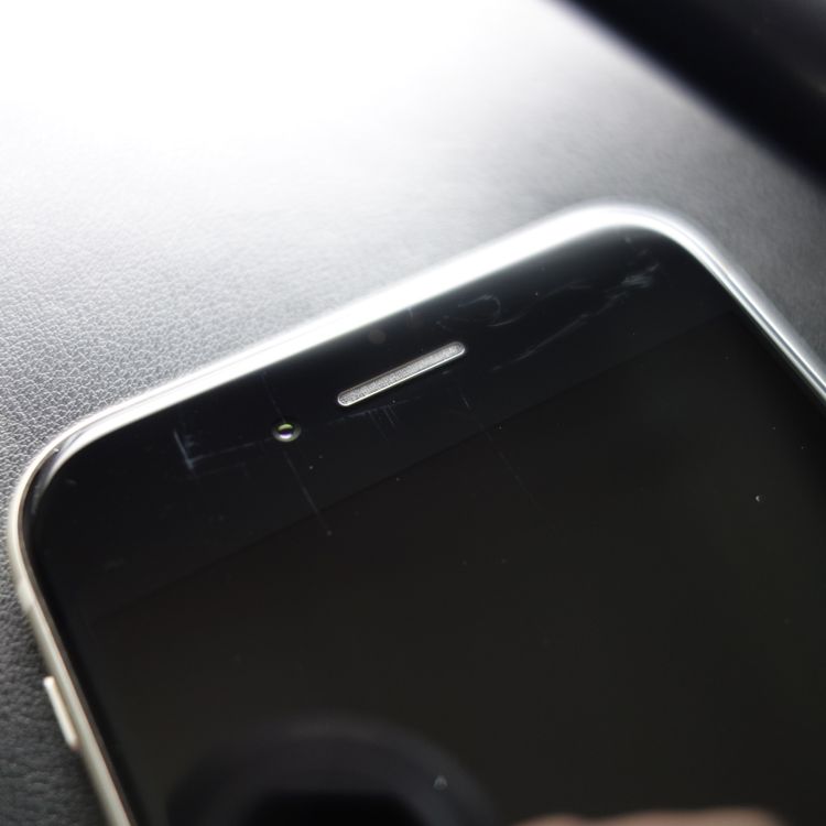 ��SIM�ե꡼��iPhoneSE3 64GB �������饤�� ����94�� �������¡�