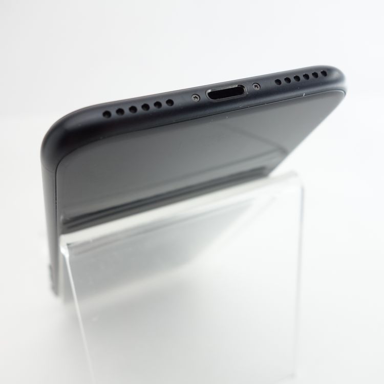 ��SIM�ե꡼��iPhoneSE2 64GB �֥�å� ����86�� �������¡�