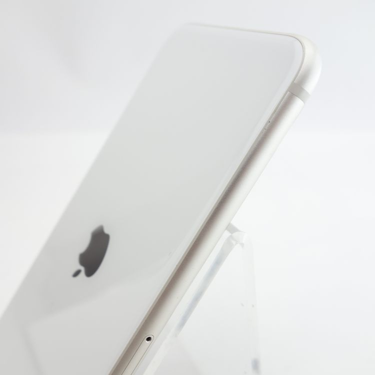 ��SIM�ե꡼��iPhoneSE3 64GB �������饤�� ����86�� �������¡�