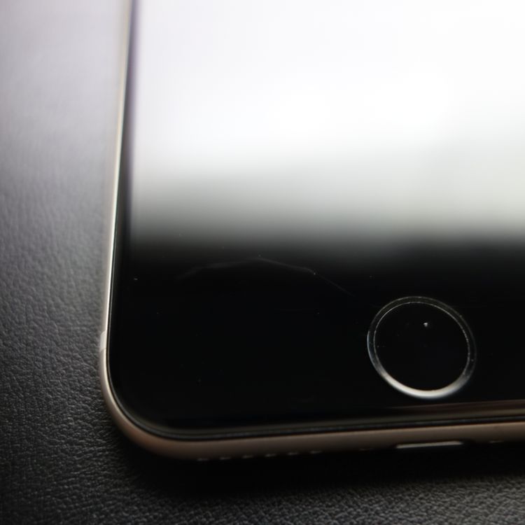 ��SIM�ե꡼��iPhoneSE3 64GB �������饤�� ����86�� �������¡�