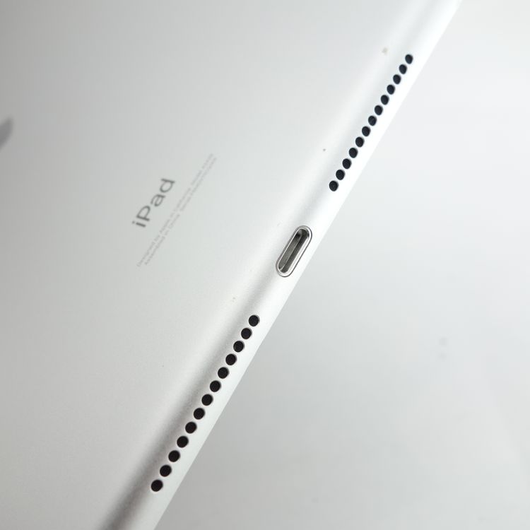 ��10.2�������iPad ��8���� 128GB ����С� ����96�� SIM�ե꡼