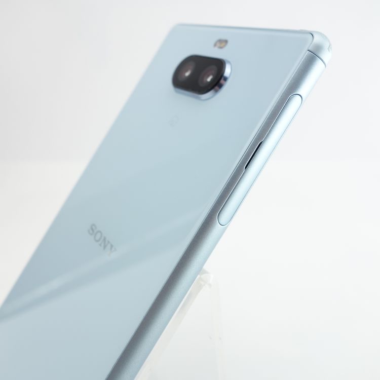 ��SIM�ե꡼��Xperia 8 SOV42 64GB �֥롼 �������¡� au��