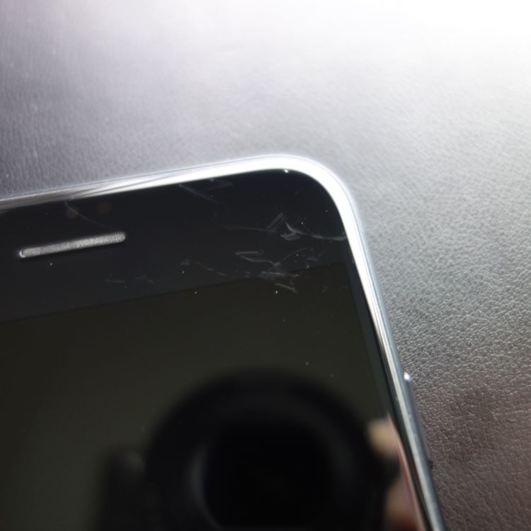 ��SIM�ե꡼��iPhoneSE3 64GB �ߥåɥʥ��� ����82�� �������¡�