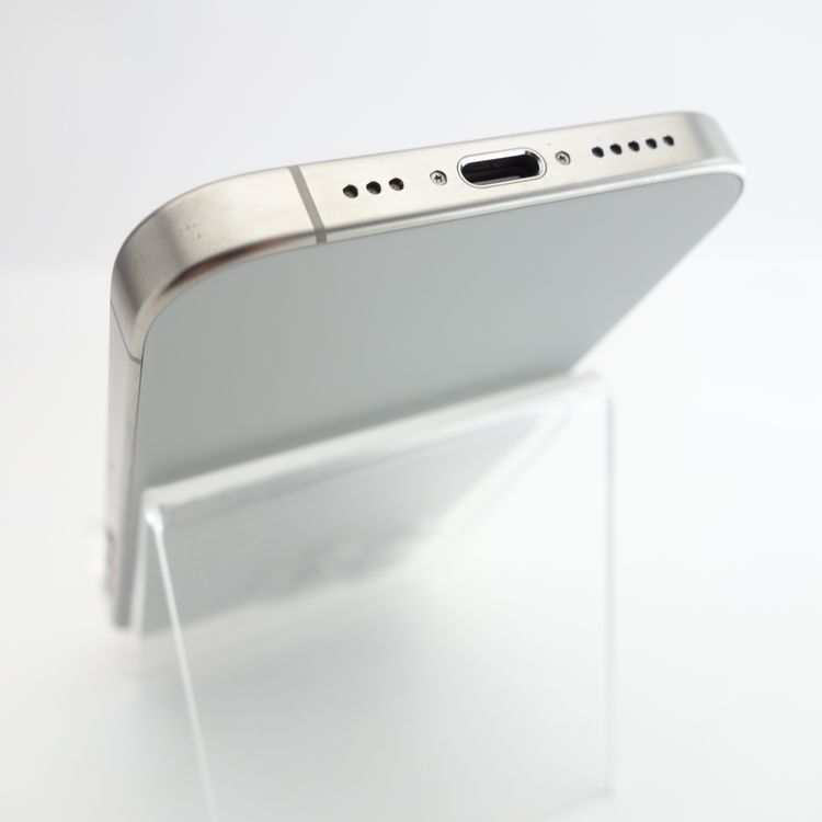 ��SIM�ե꡼��iPhone15Pro 128GB �ʥ���������˥��� ����96�� ���ȥ���