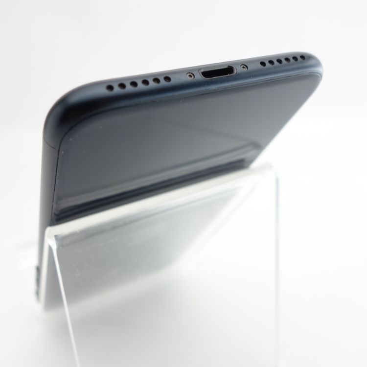 ��SIM�ե꡼��iPhoneSE3 64GB �ߥåɥʥ��� ����96�� �������¡�