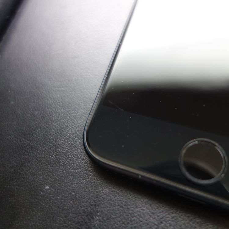 ��SIM�ե꡼��iPhoneSE3 64GB �ߥåɥʥ��� ����99�� �������¡�