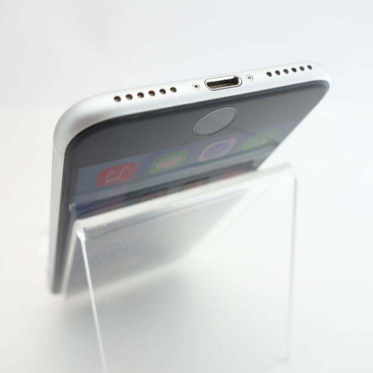 ��SIM�ե꡼��iPhoneSE2 128GB �ۥ磻�� ����100�� �������¡�